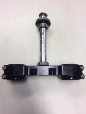 T de fourche inferieur sx