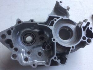 carter moteur gauche 85 yz
