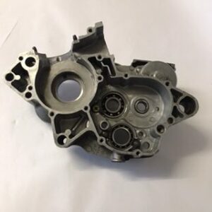 carter moteur droit 125 yz 1996-2004 ref: 5ET00
