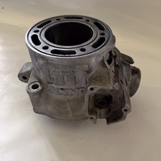 cylindre usagé à refaire traiter  TM 250 2002