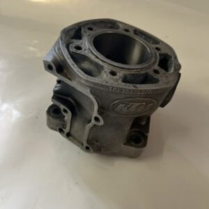 cylindre usagé à refaire traiter Ktm 125 GS 1996 – Image 2