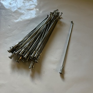 rayons pour jante arrière en 16 pouces 85 yz