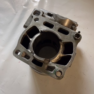 cylindre usagé à refaire traiter Suzuki 85 RM