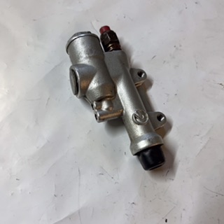 maître cylindre de frein arrière 125 exc 2004