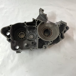 carter moteur gauche 125 exc 2004
