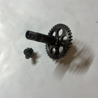 axe de pompe à eau 125 rm 1982/1983
