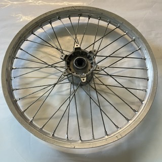 jante avant 21 pouces axe 20 mm 450 wrf