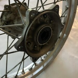 jante arrière 18 pouces axe 22 mm 450 wrf – Image 3