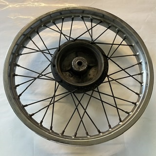jante arrière 18 pouces axe 15 mm 125 TS