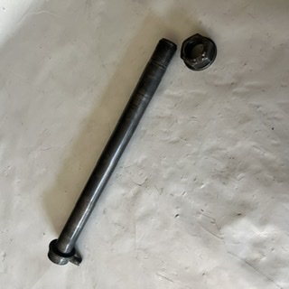 axe de roue arrière 250 gas gas