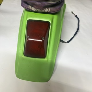 garde boue arrière + feux 200 kdx 1997