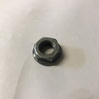 écrou sur vilebrequin 200 blaster