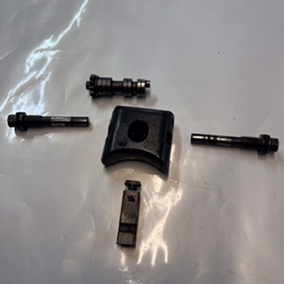 valves d’echappement + vis Ktm