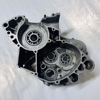 carter moteur droit 125 rm 1993