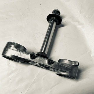 T de fourche inférieur 250 rmz 2011