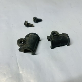 maintien de durite de frein sur bras oscillant 125 cr 1999